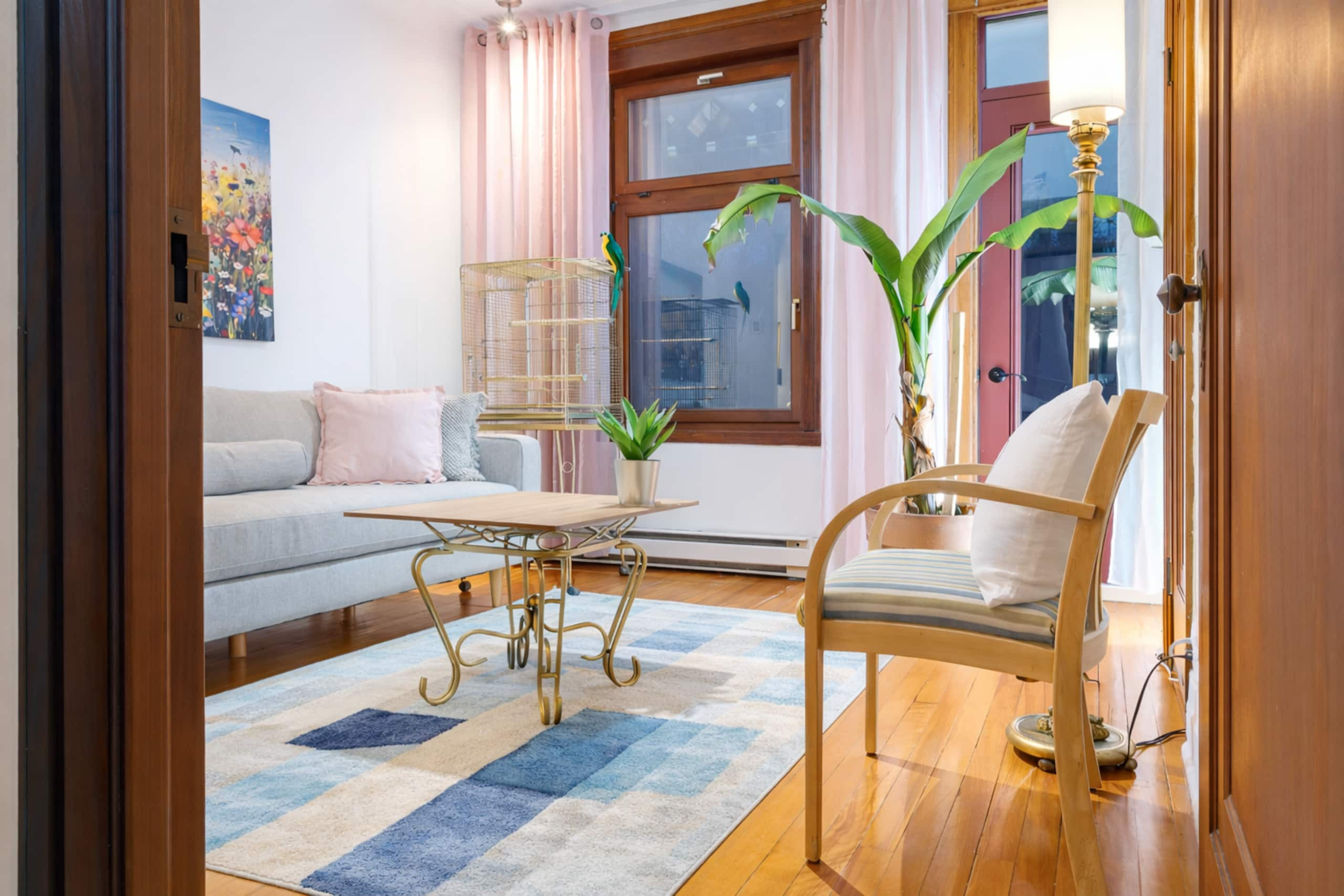 Aïolos - Living room image 1