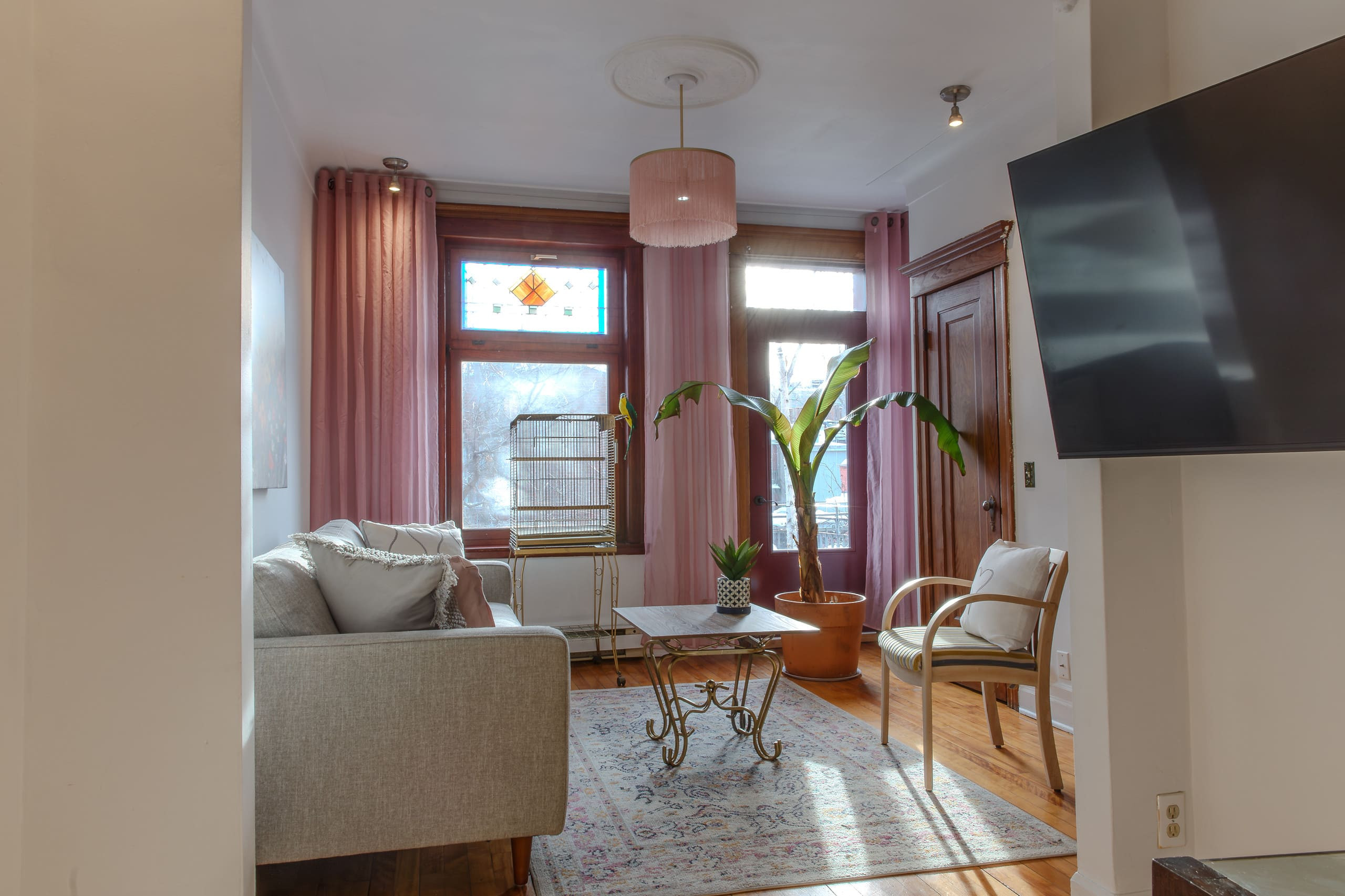 Aïolos - Living room image 4