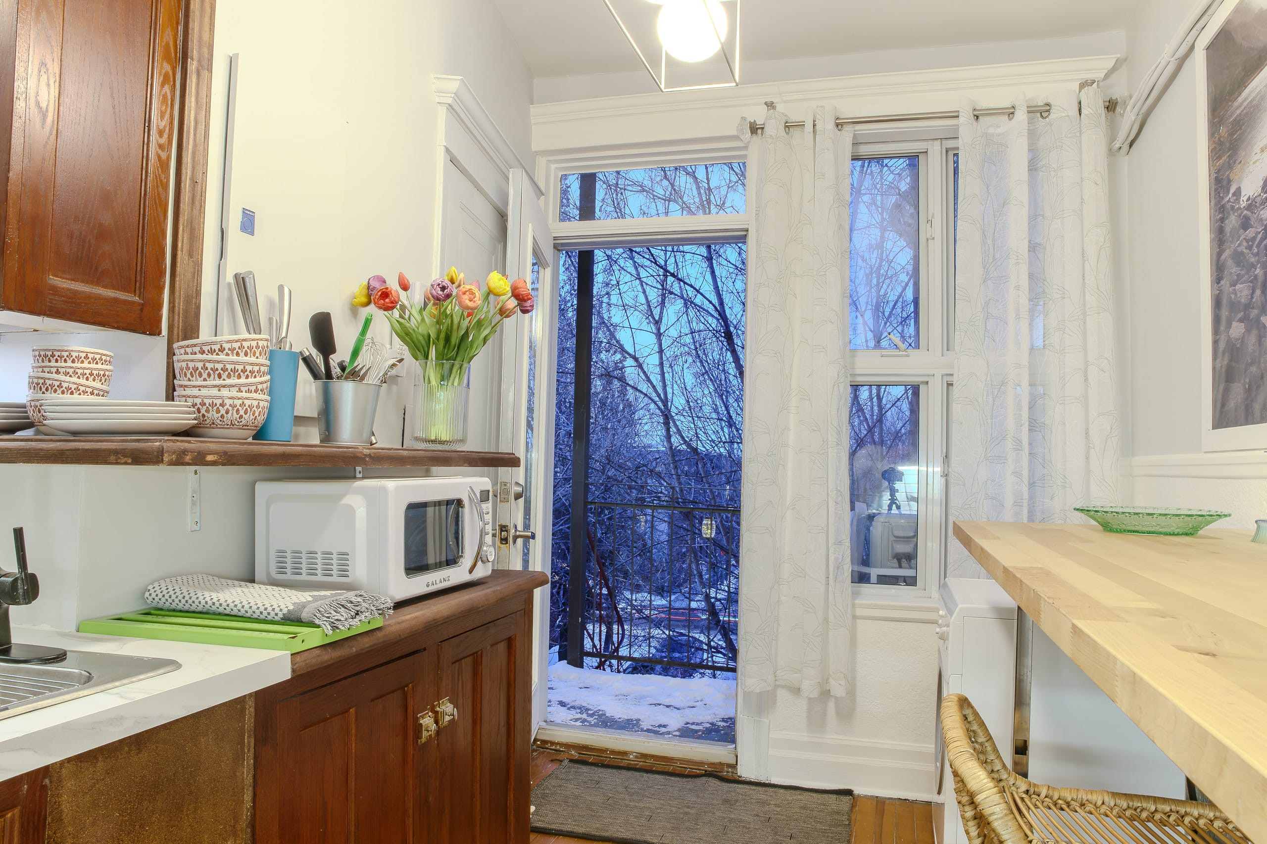 Aïolos - Full kitchen image 1