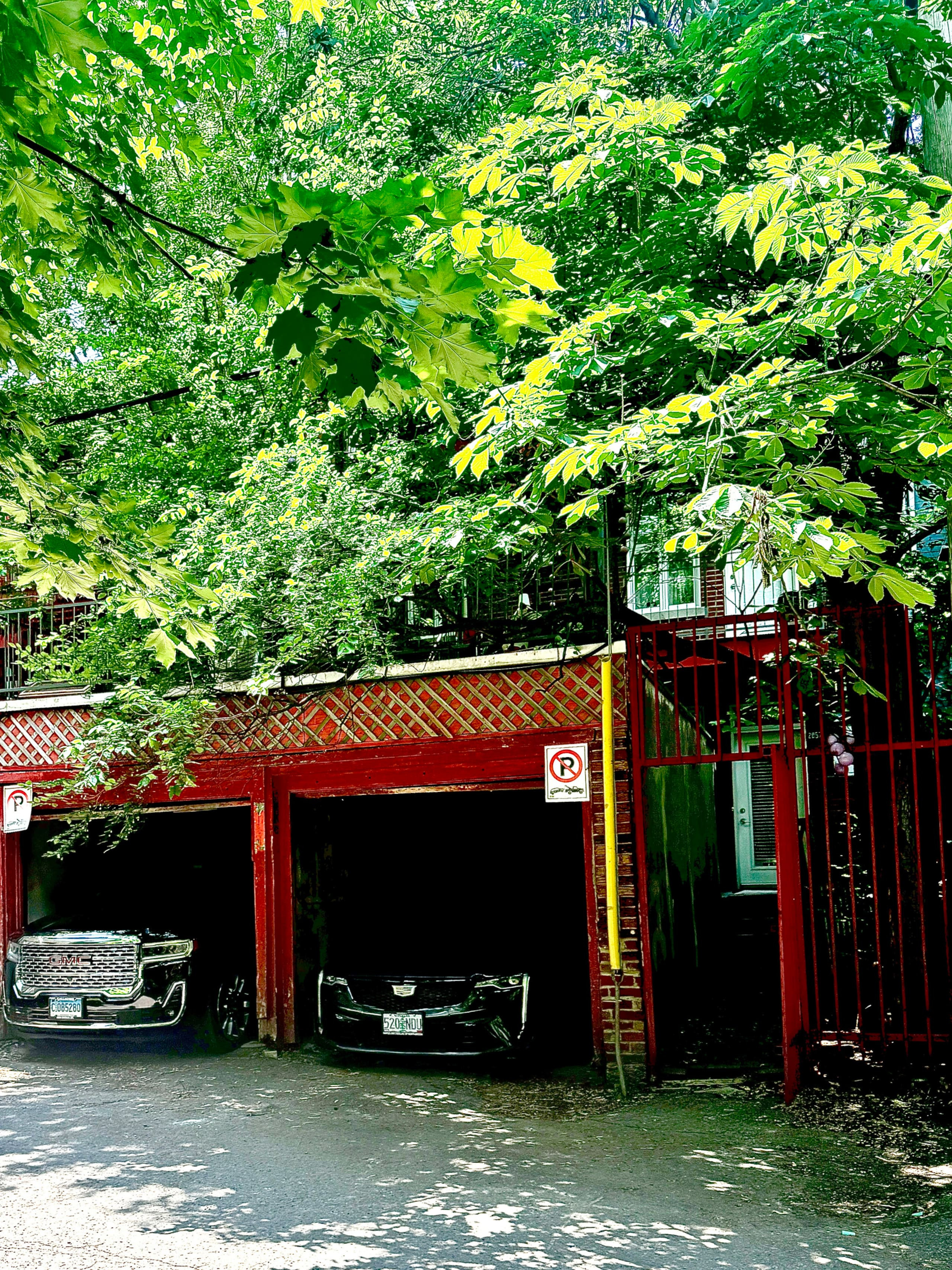 Château Dorion - Garage image 1