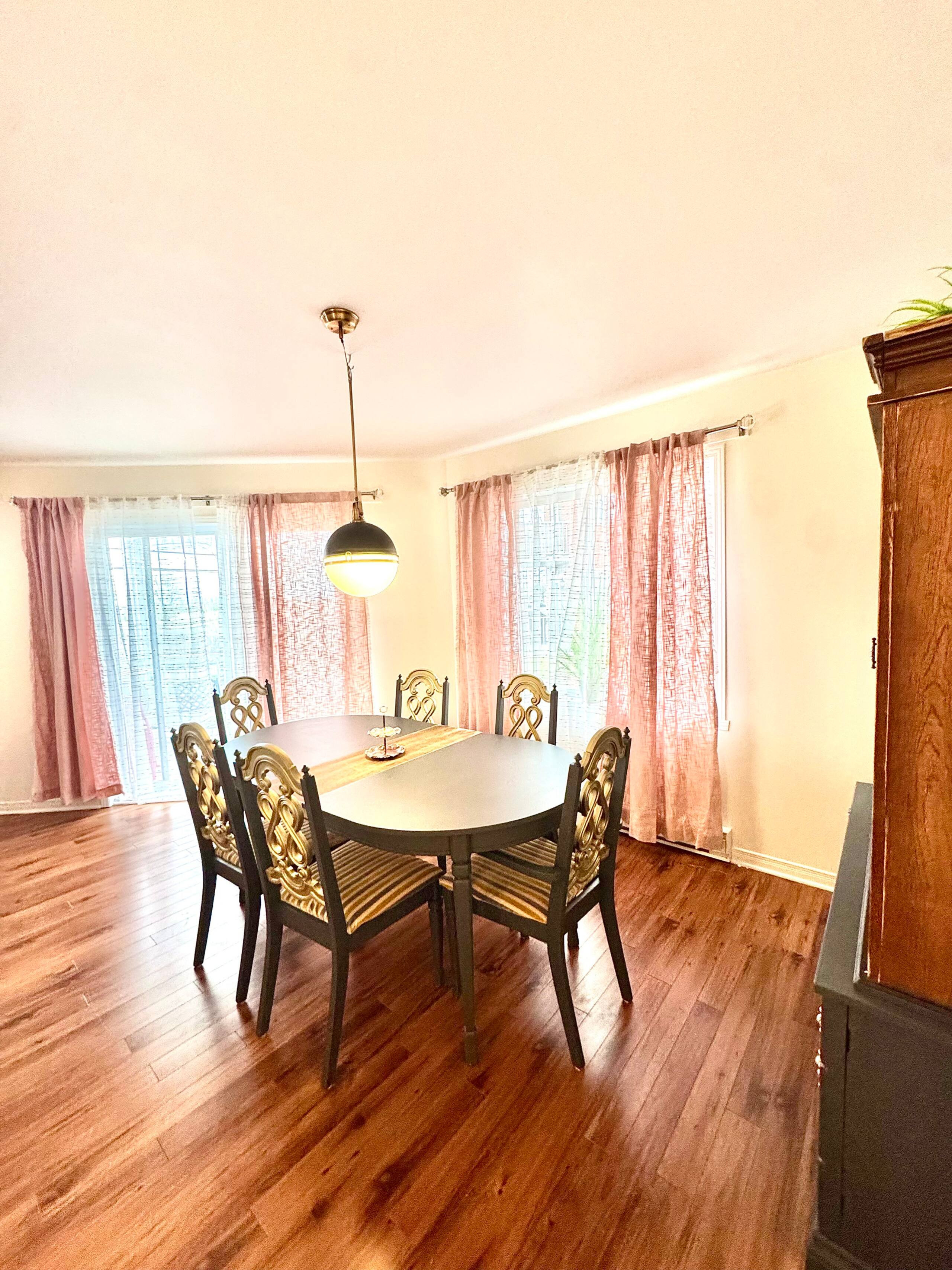 Le cartier - Dining area image 1
