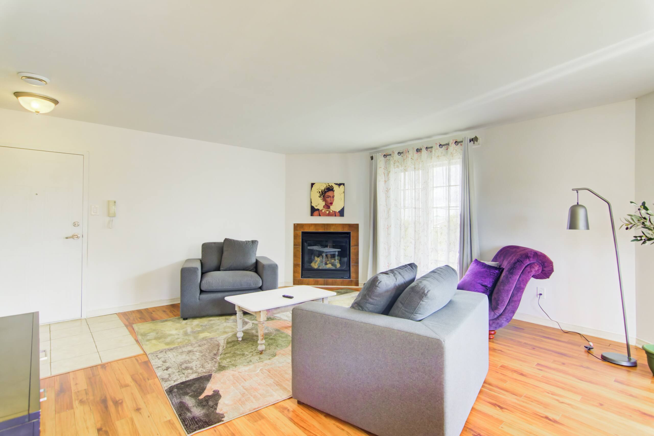 Le Samuel - Living room image 3