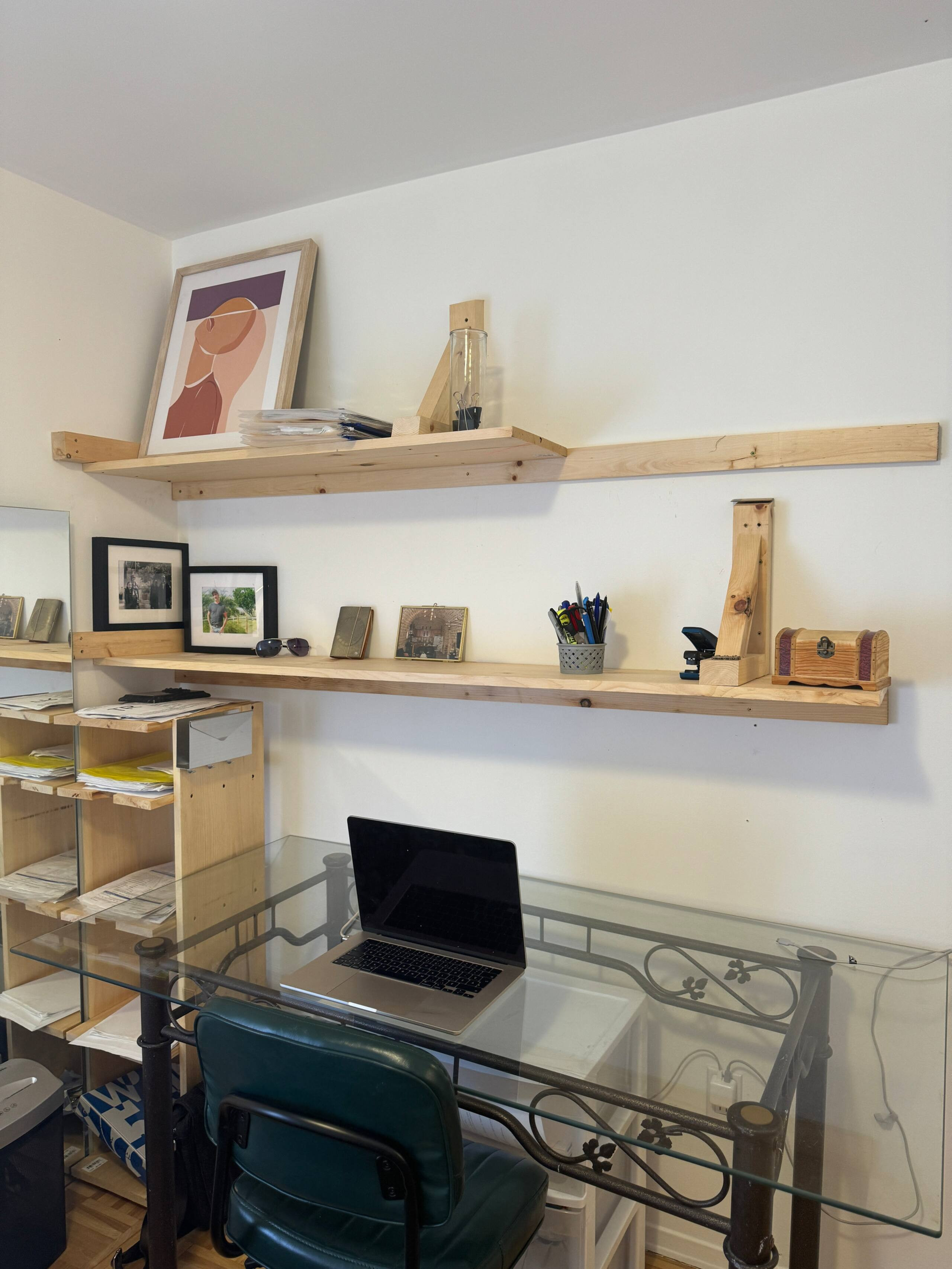 Mia - Workspace image 1