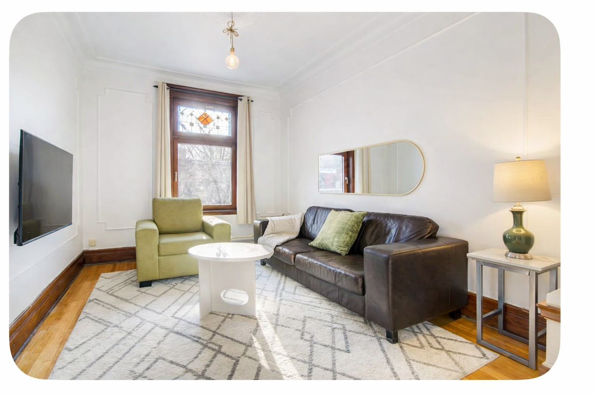 Current interior at Montrealer