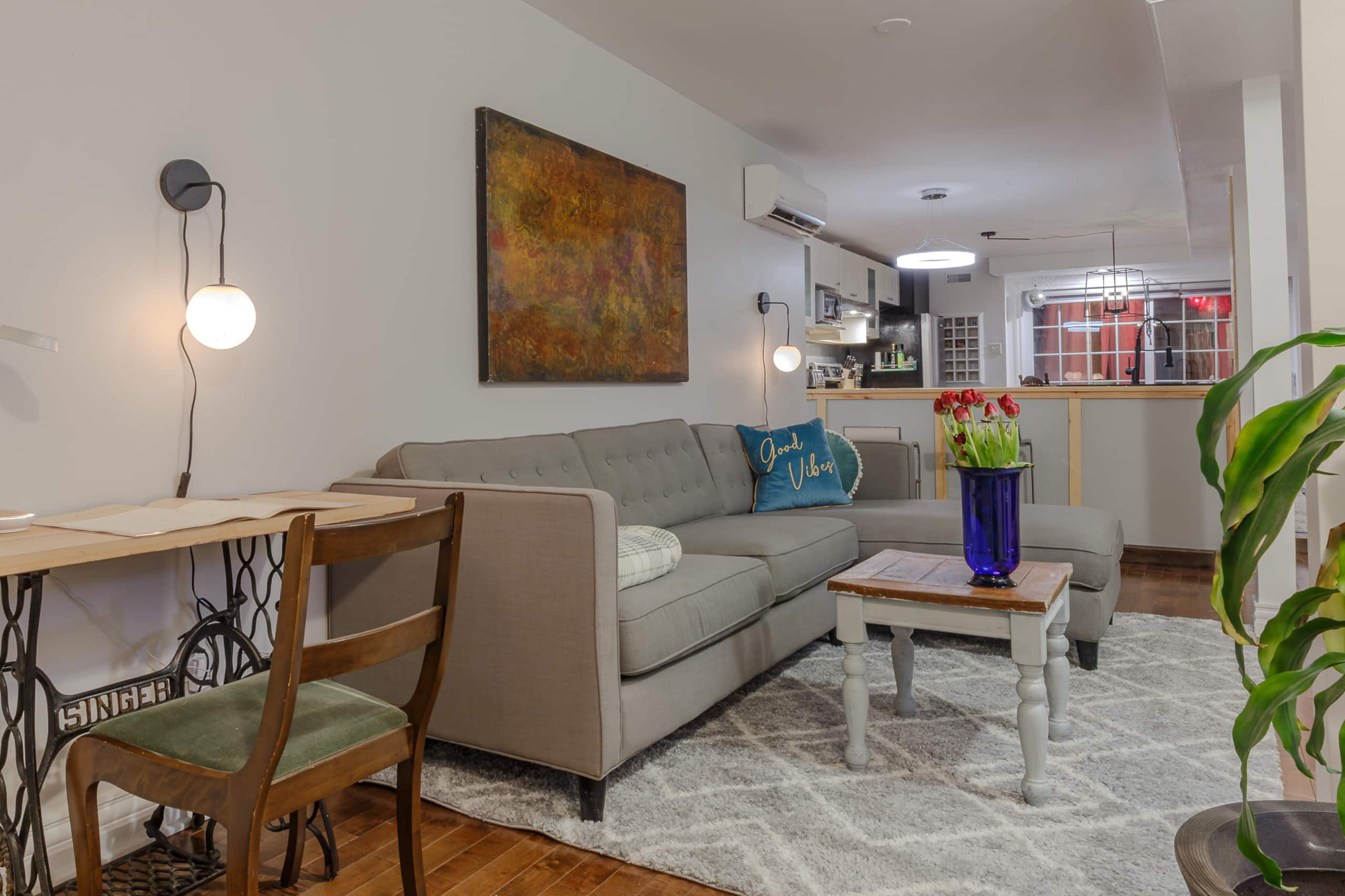 Montreal, I can’t wait! - Living room image 5