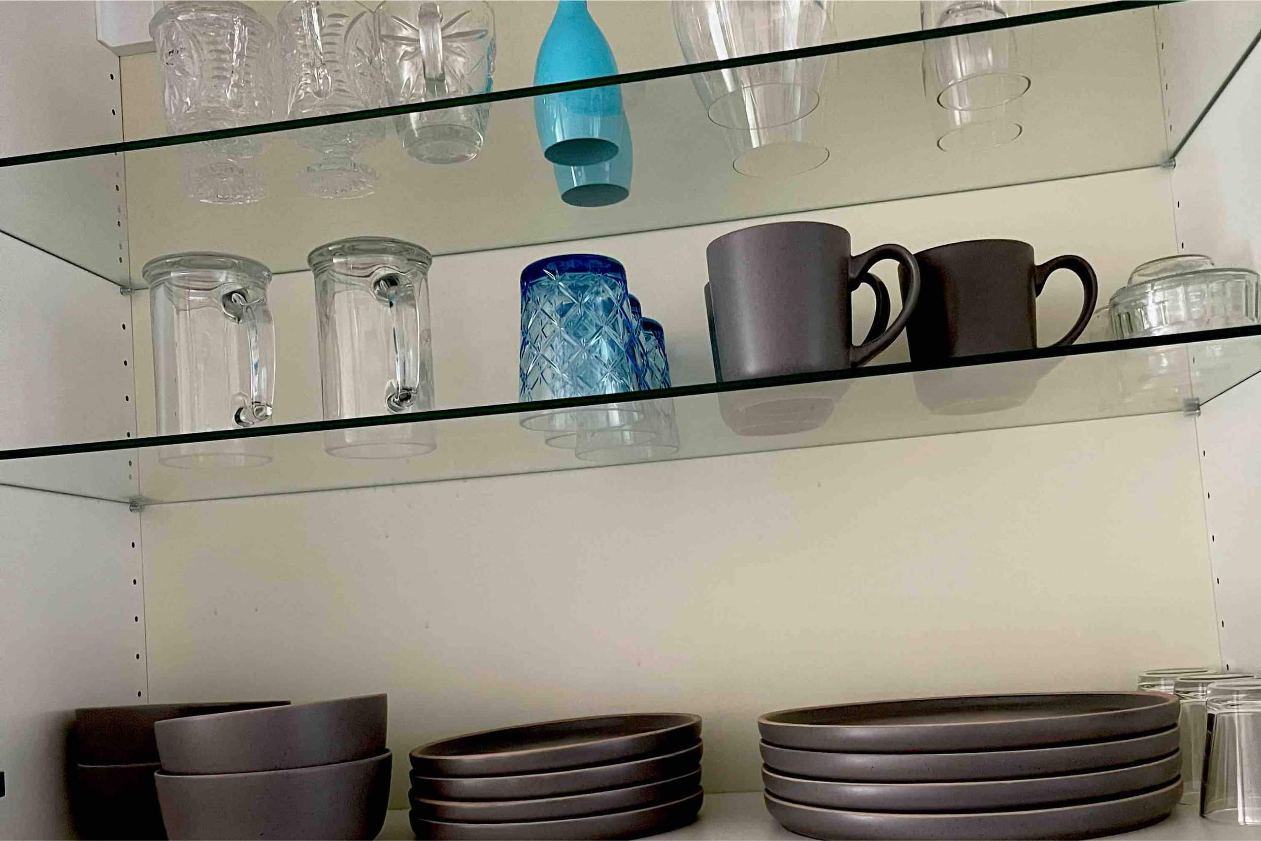 Montreal, I can’t wait! - Full kitchen image 5
