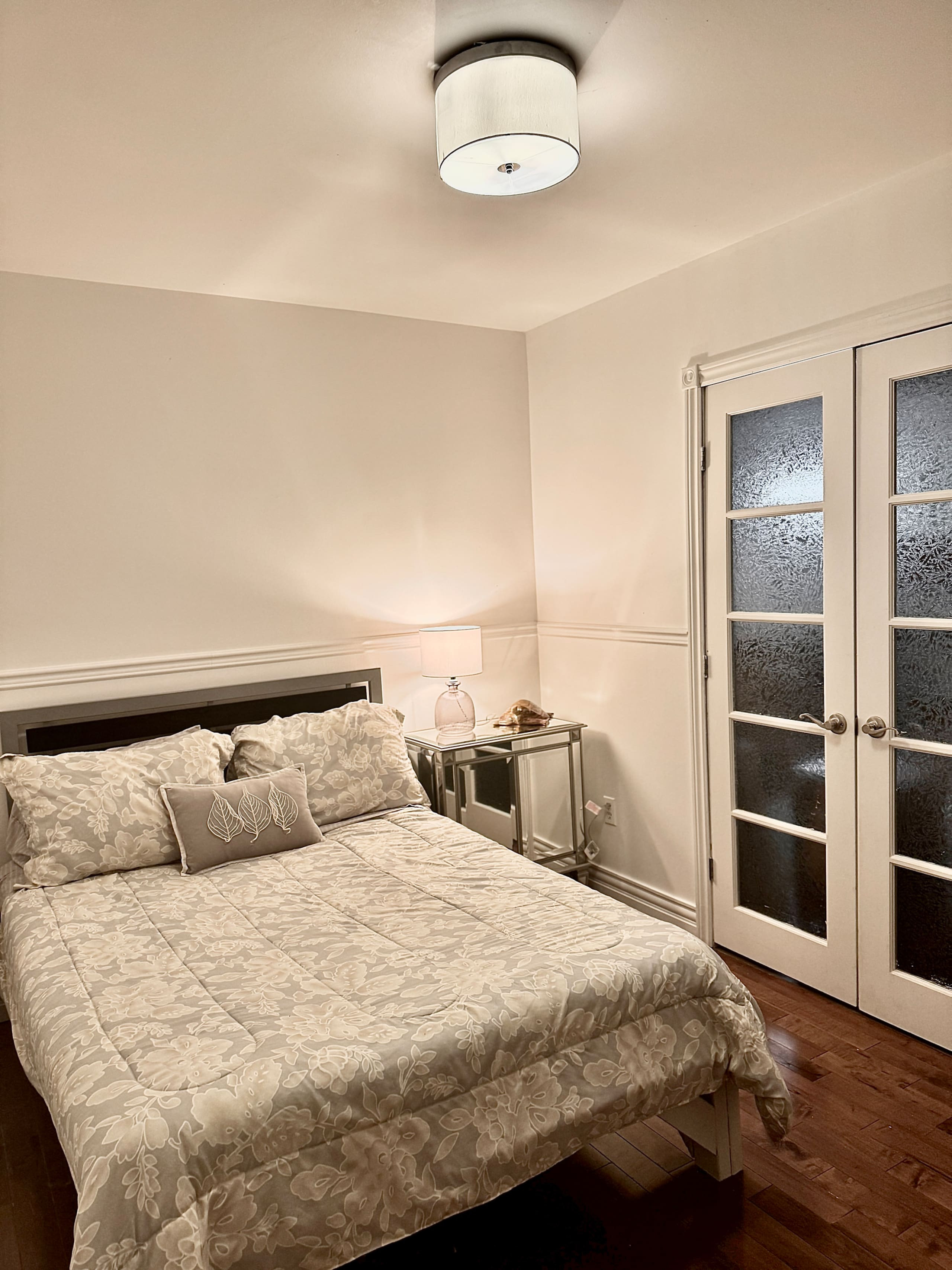 Montreal, I can’t wait! - Bedroom 2 image 1