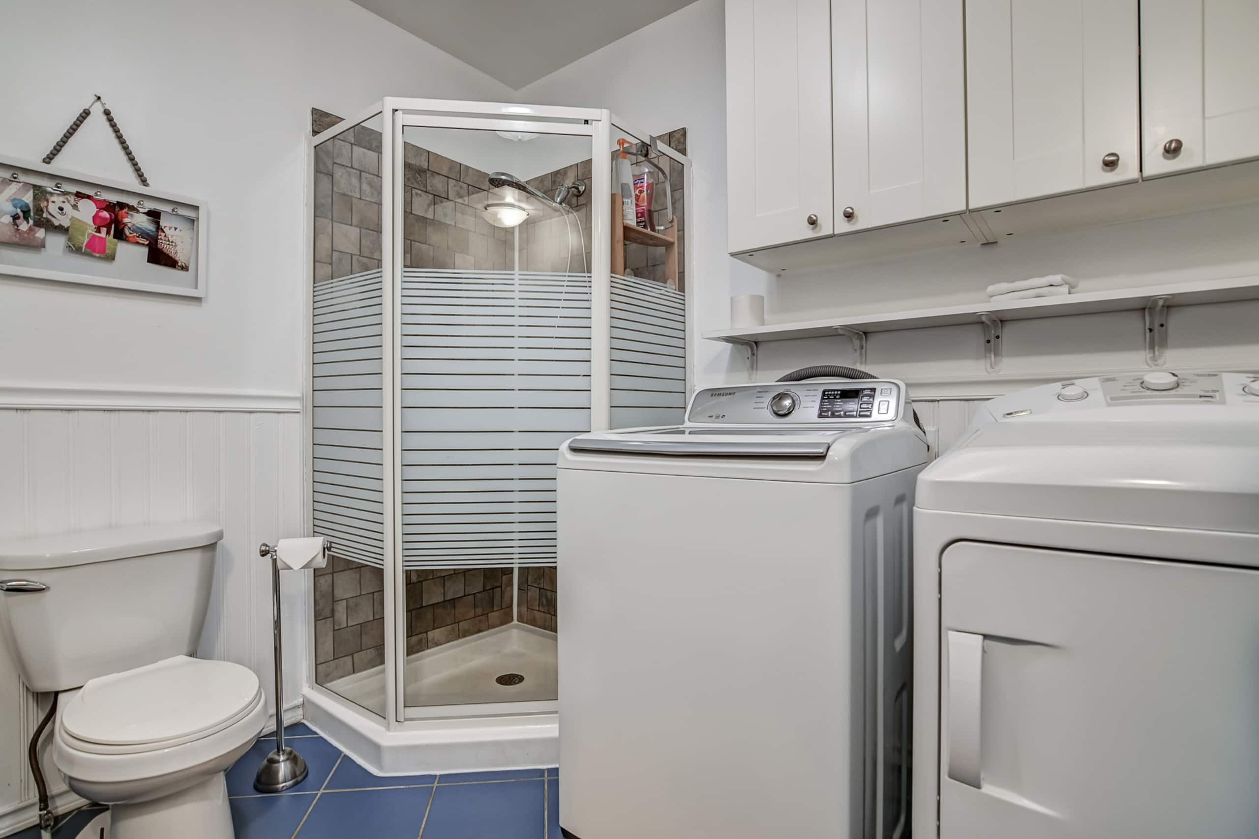 Montreal, I can’t wait! - Laundry area image 1
