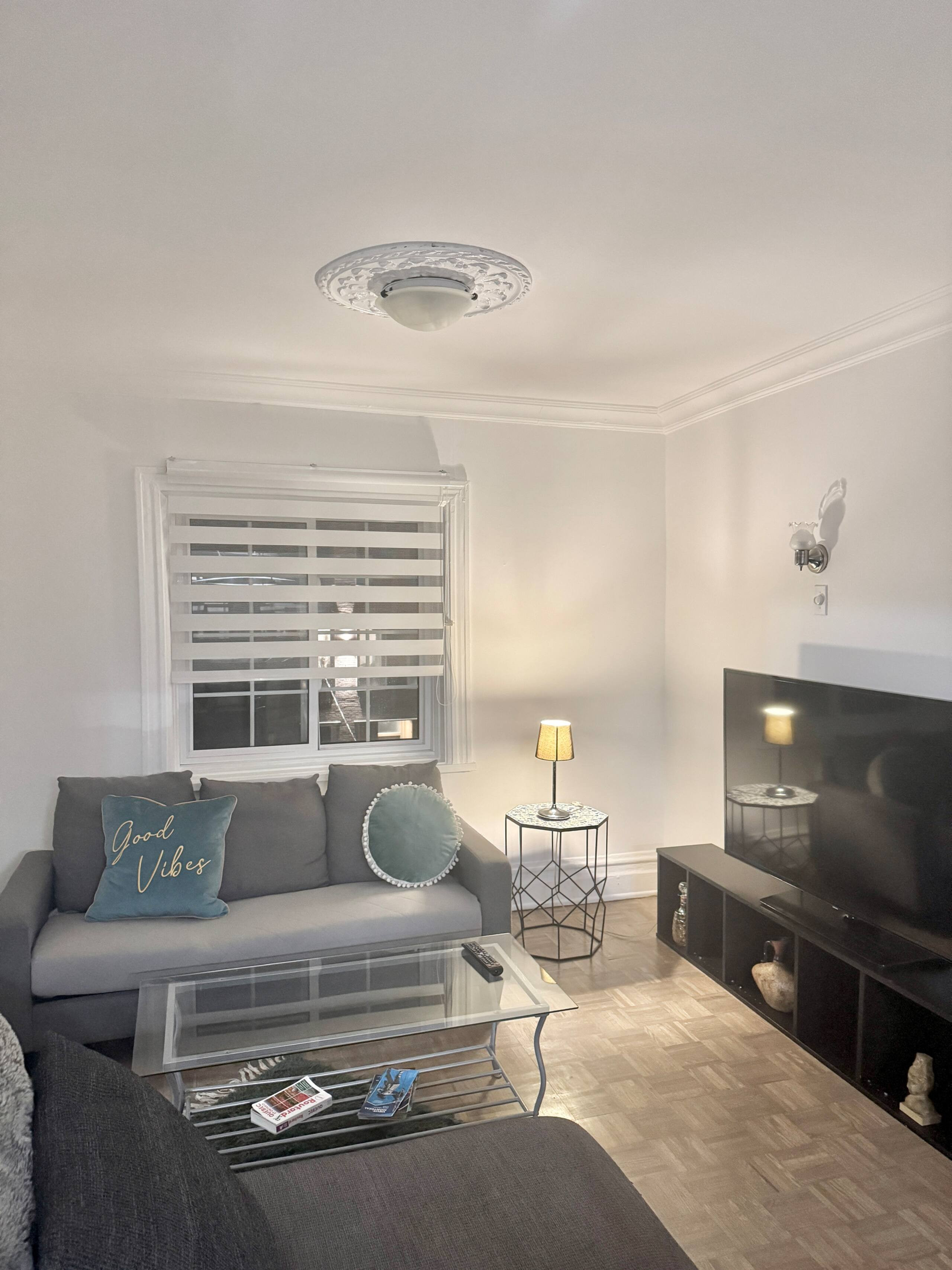 Lanterns, Here i come - Living room image 3