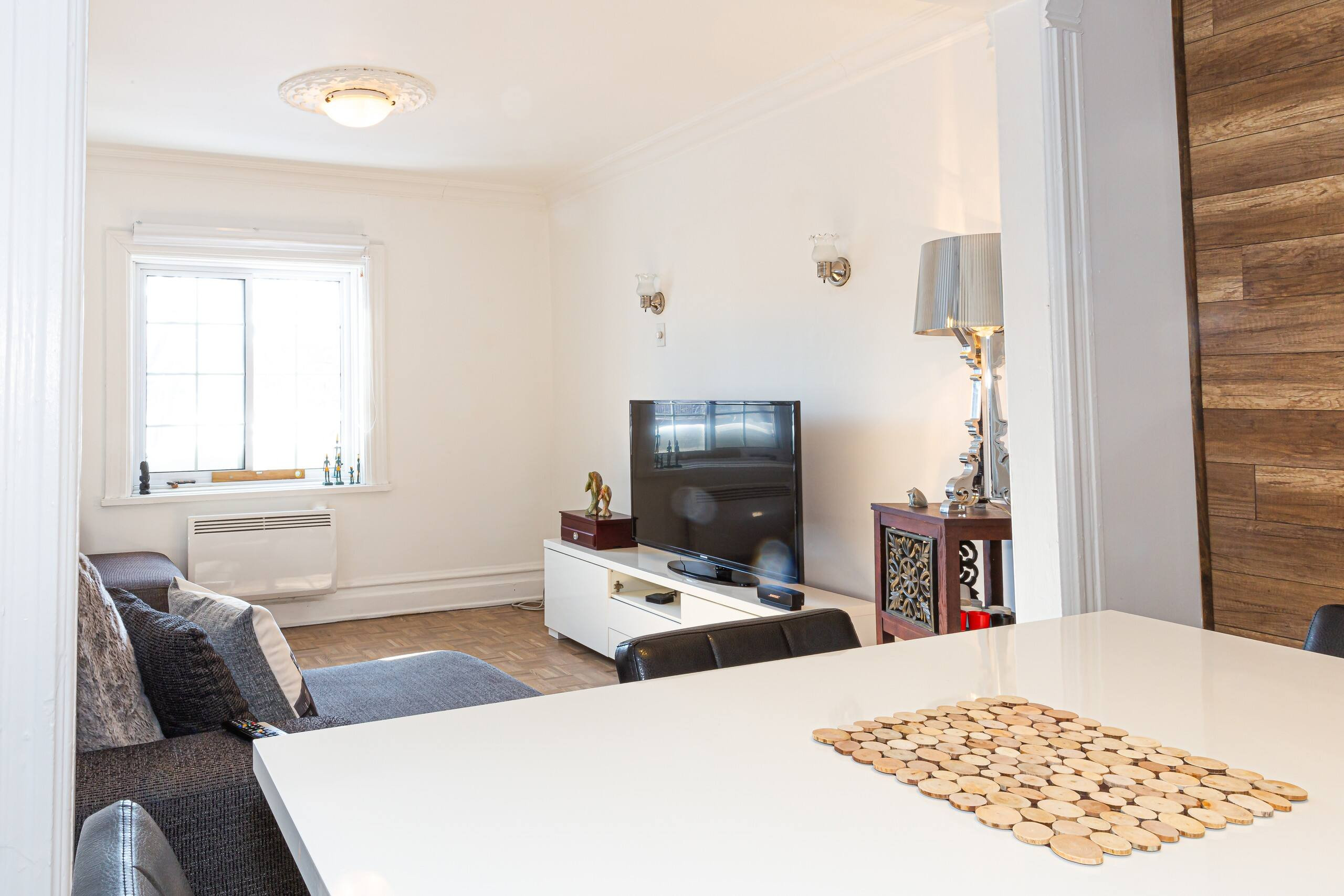 Lanterns, Here i come - Living room image 4