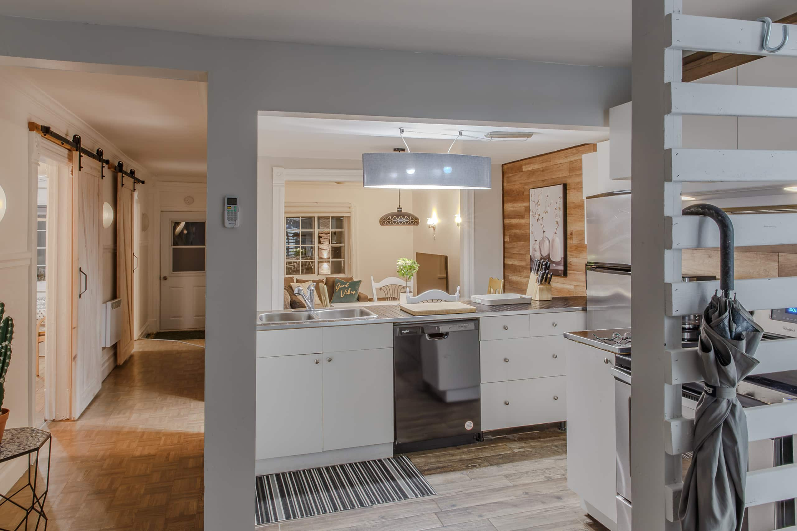 Lanterns, Here i come - Full kitchen image 2