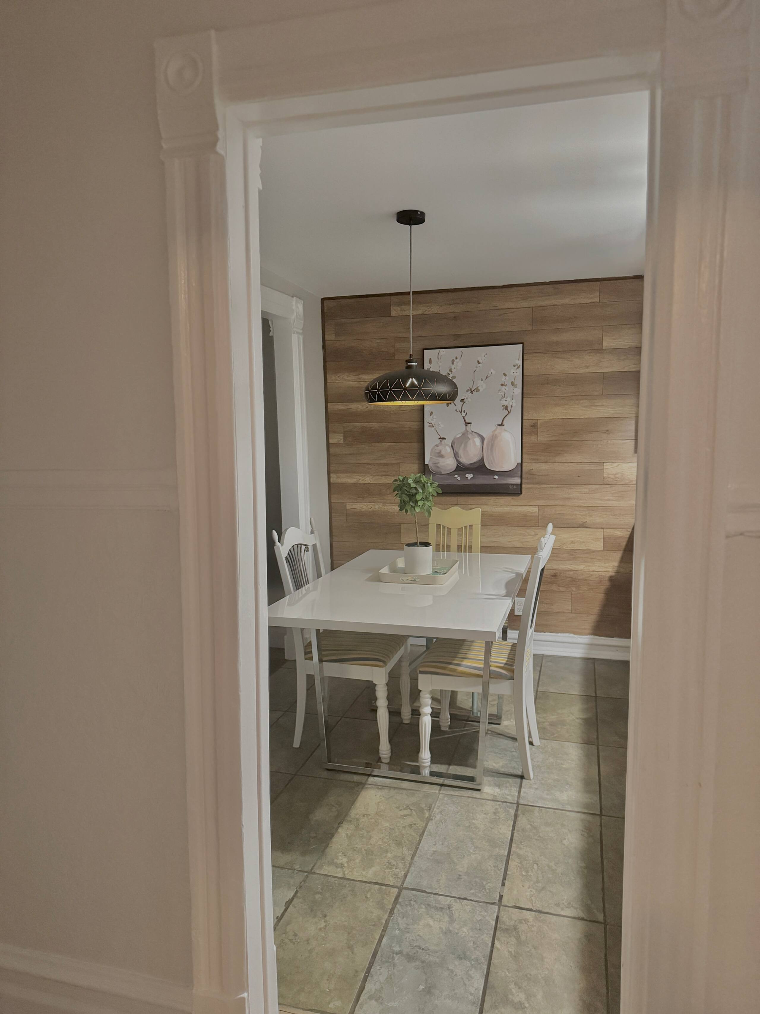 Lanterns, Here i come - Dining area image 1