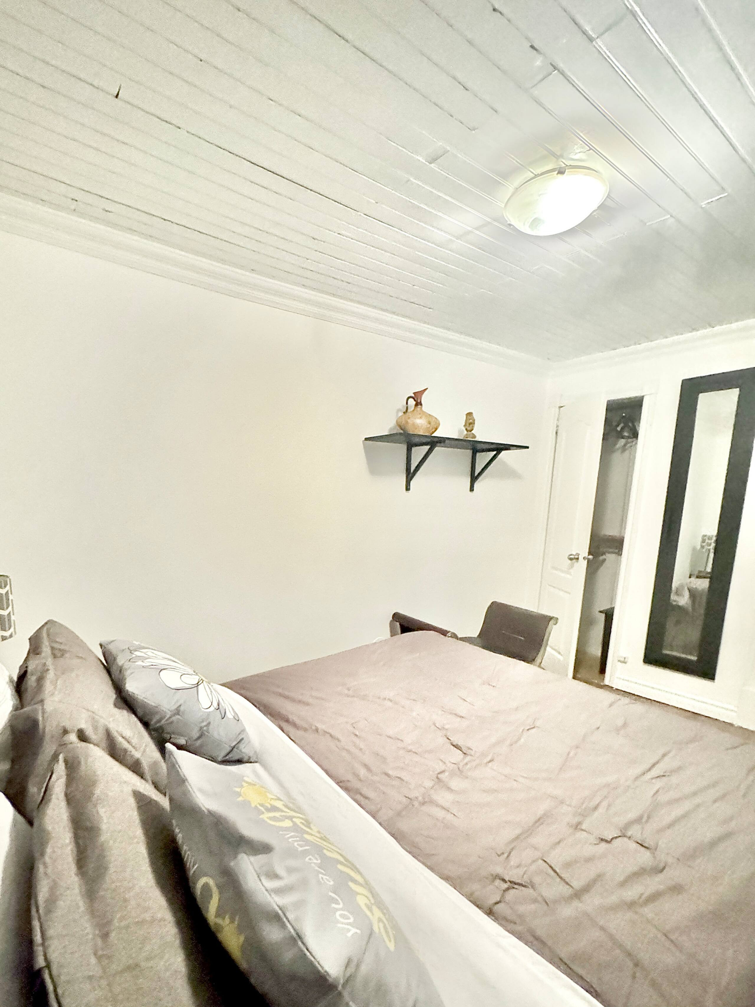 Lanterns, Here i come - Bedroom 2 image 2