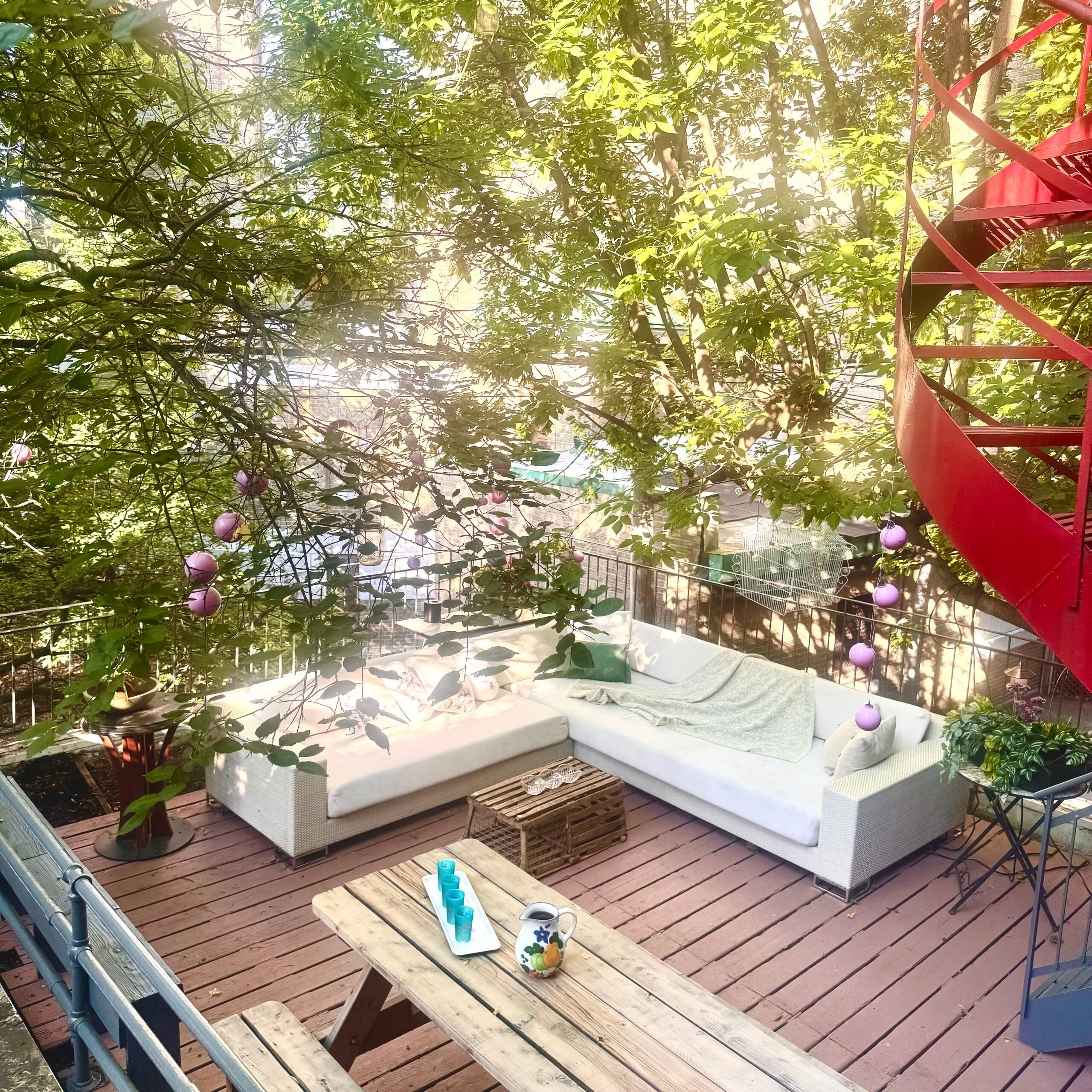 Montrealer - Patio image 4