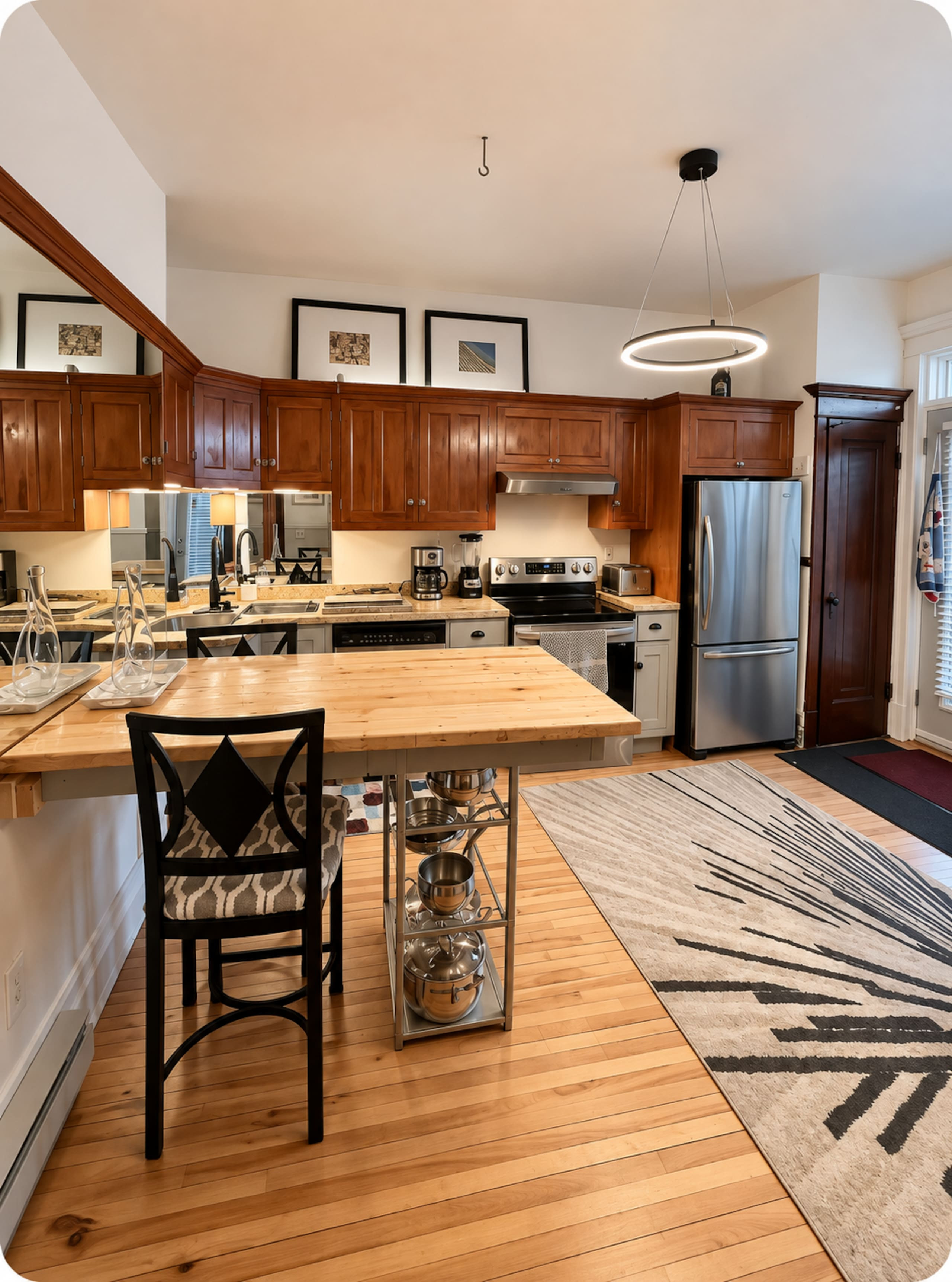 Château Dorion - Full kitchen image 1