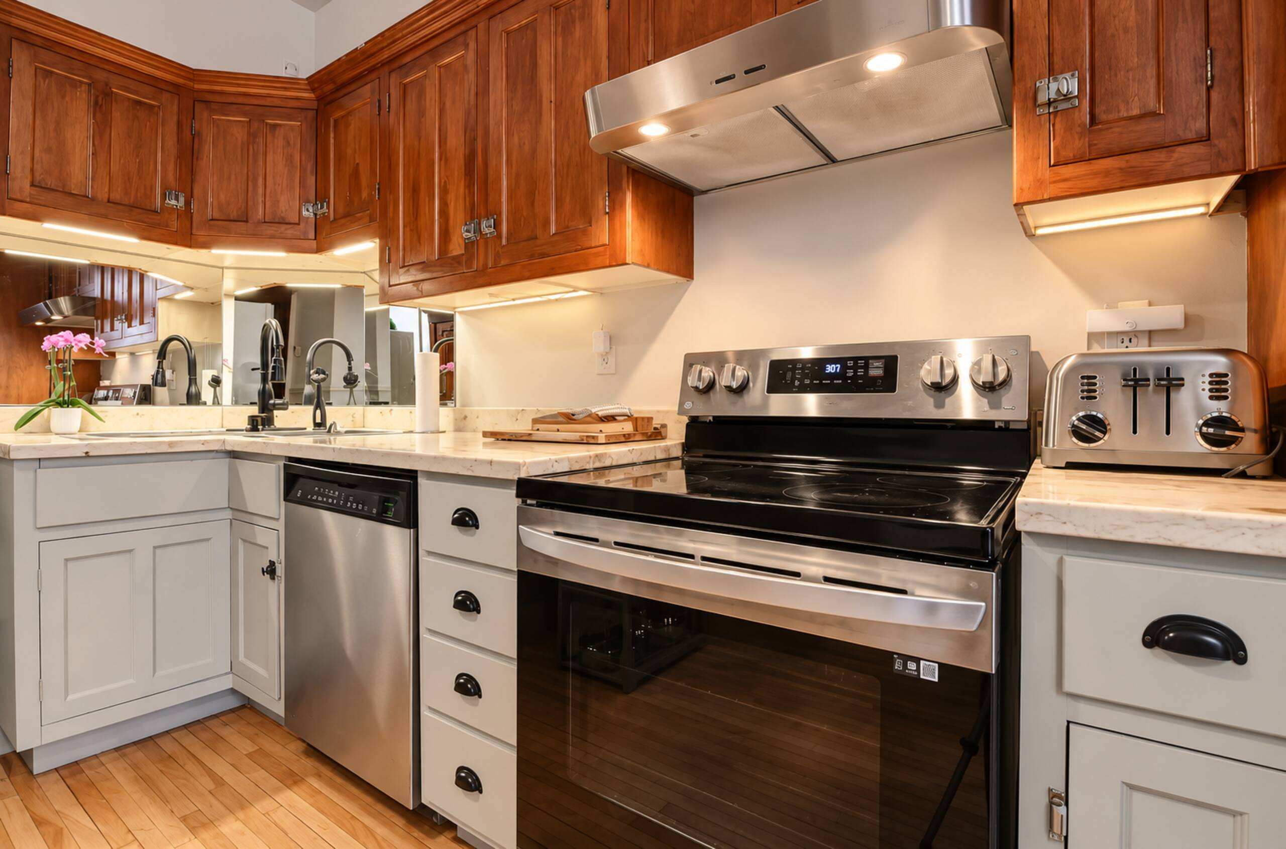 Château Dorion - Full kitchen image 2