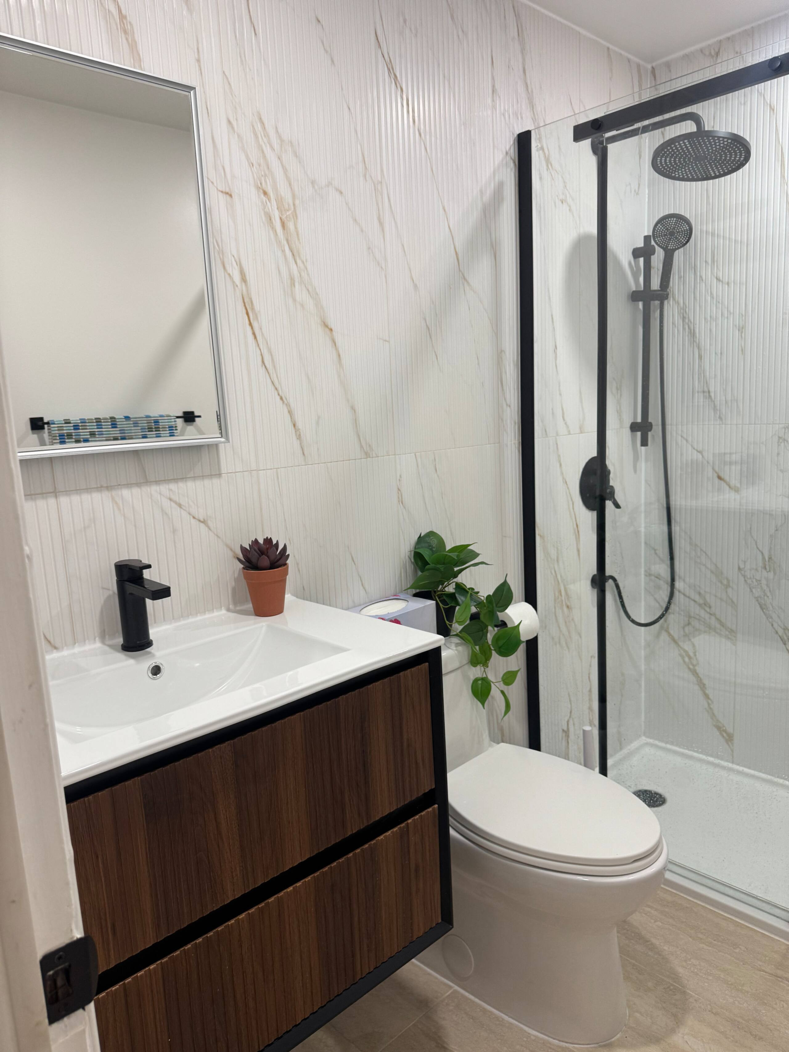Milos - Full bathroom image 2