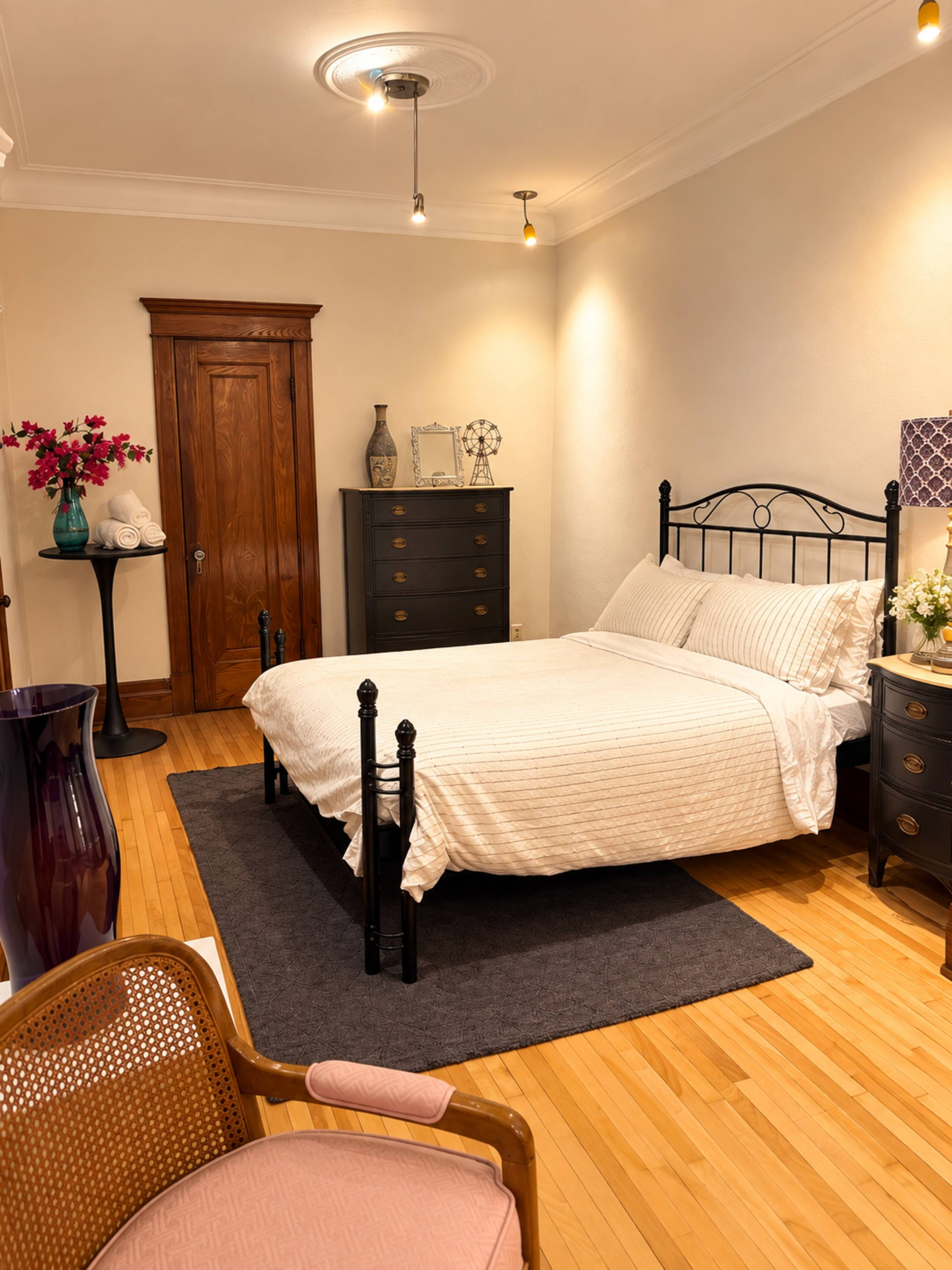 Château Dorion - Bedroom 2 image 3